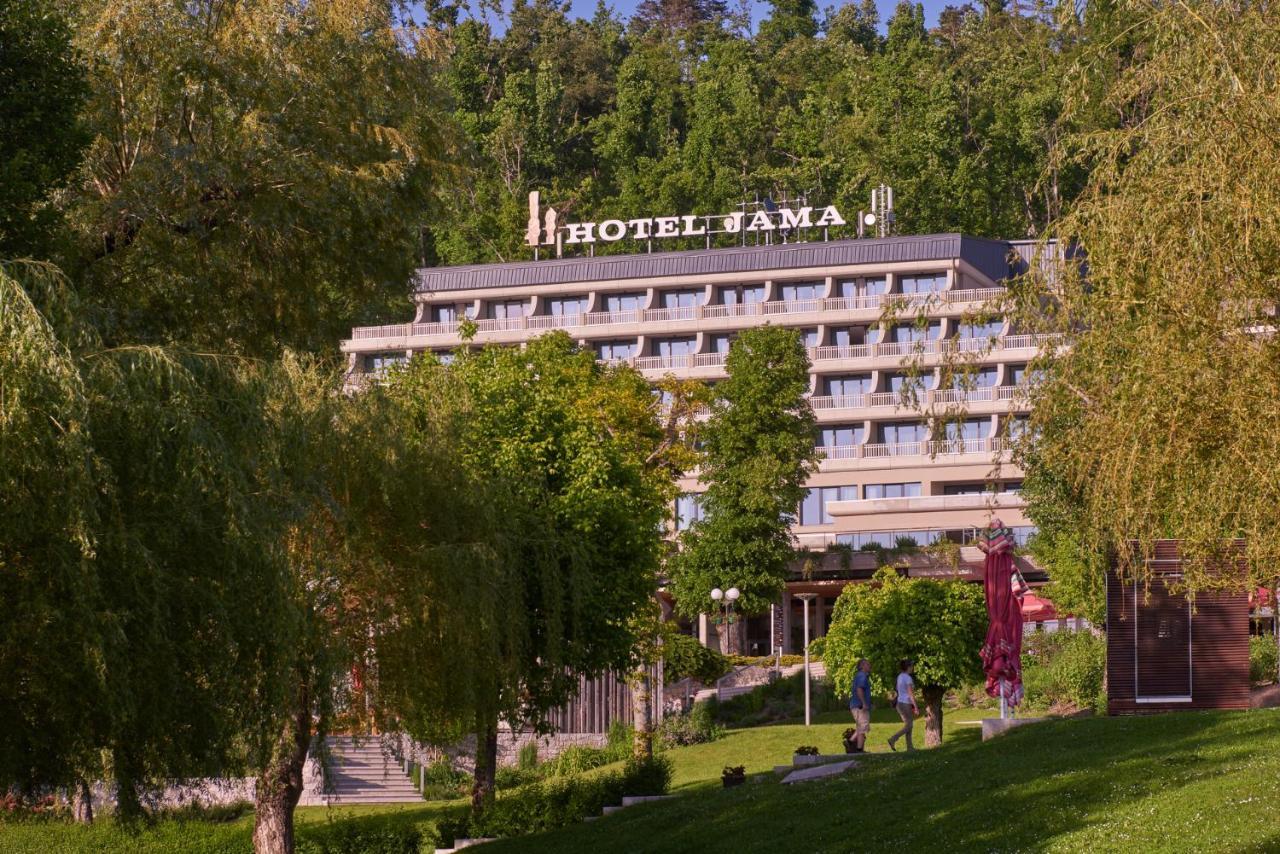 Cave Jama Hotel